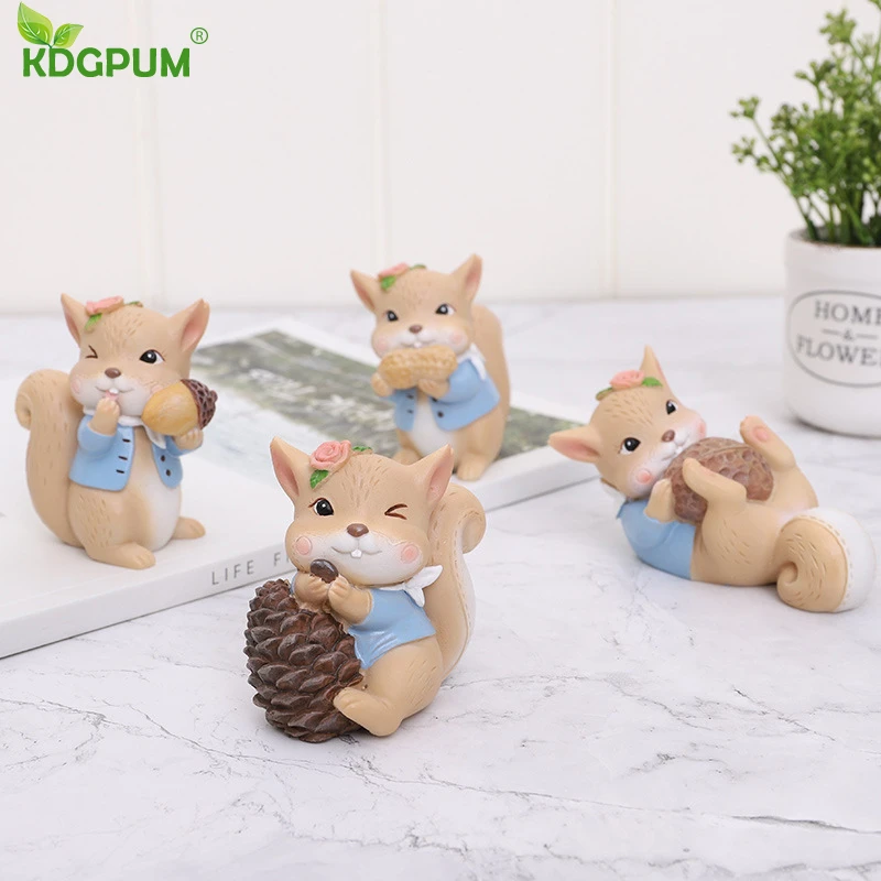 

Japanese Style Resin Crafts Cartoon Style Squirrel Trinkets Creative Birthday Cake Decoration Gardening Christmas Decorations