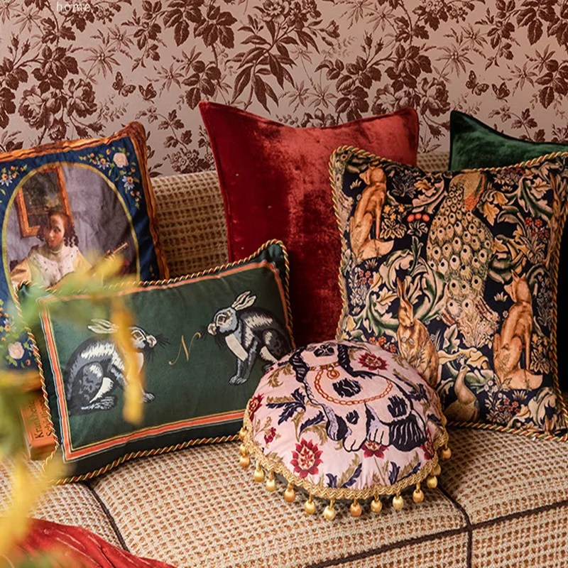 https://ae01.alicdn.com/kf/H1d1eb39ec3224f2e9c724f826b45fb43h/Vintage-Throw-Pillow-Covers-Tiger-Print-Comfortable-Decorative-Cushion-18-X-18-Home-Bed-Living-Room.jpg