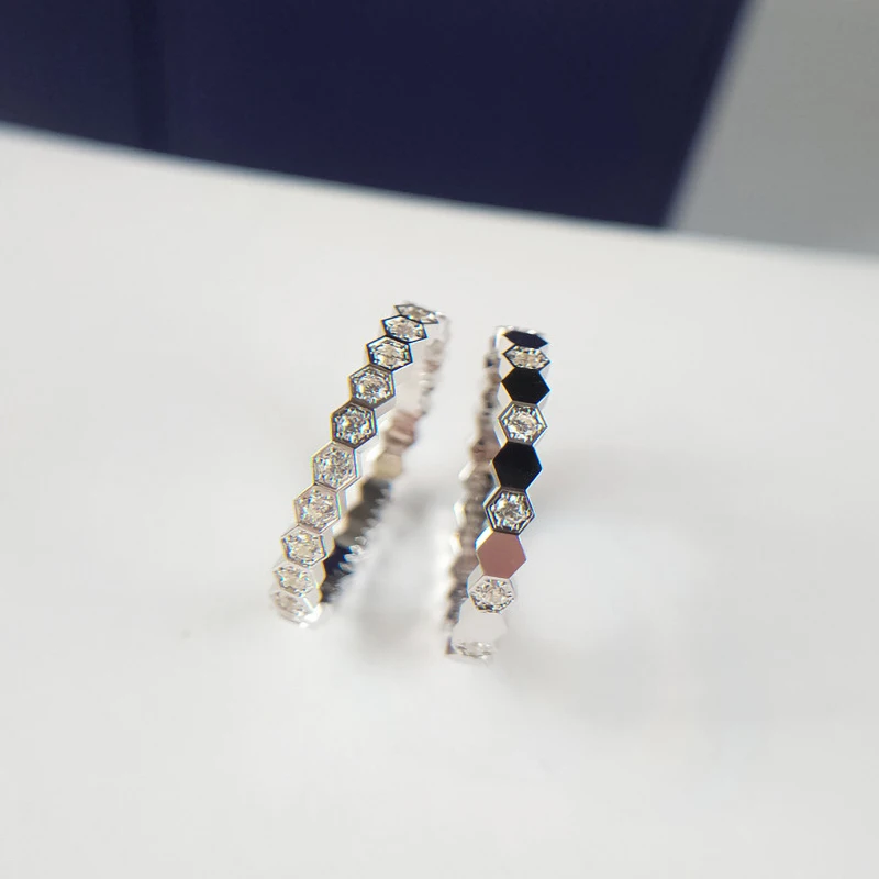 16299944488_1492657371