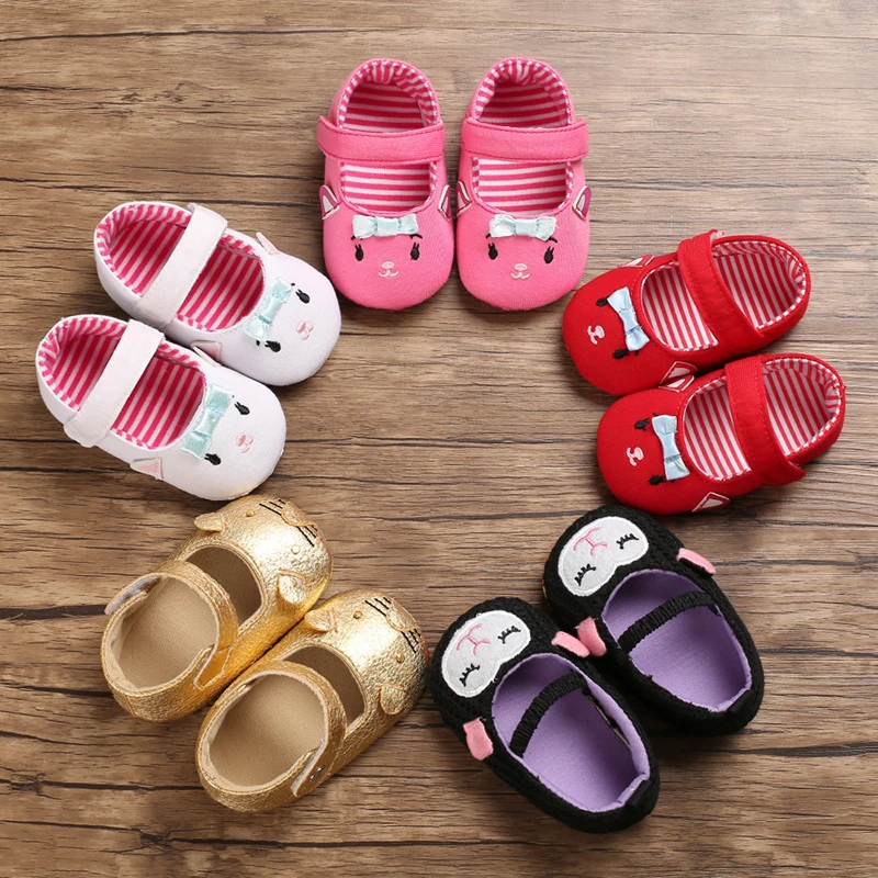 Повседневная обувь для новорожденных; обувь для маленьких девочек; мягкая обувь для малышей; нескользящие кроссовки; детская коляска с принтом 0-18 месяцев; сезон весна-осень;