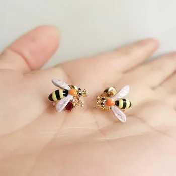 

designer cute little mini earrings female auger insects small stud earrings natural wind