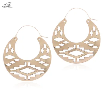 

Half Moon Shape Women's Earrings Sweater Earrings Hollow Out Design Girlfriend Simple Style Banquet Design Shiny Earrings