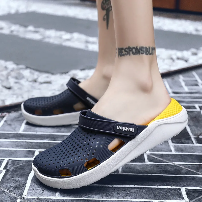 Новая Стильная летняя мужская обувь; пористая обувь с закрытым носком и перфорацией; Легкие дышащие пляжные сандалии; большие размеры 38-45