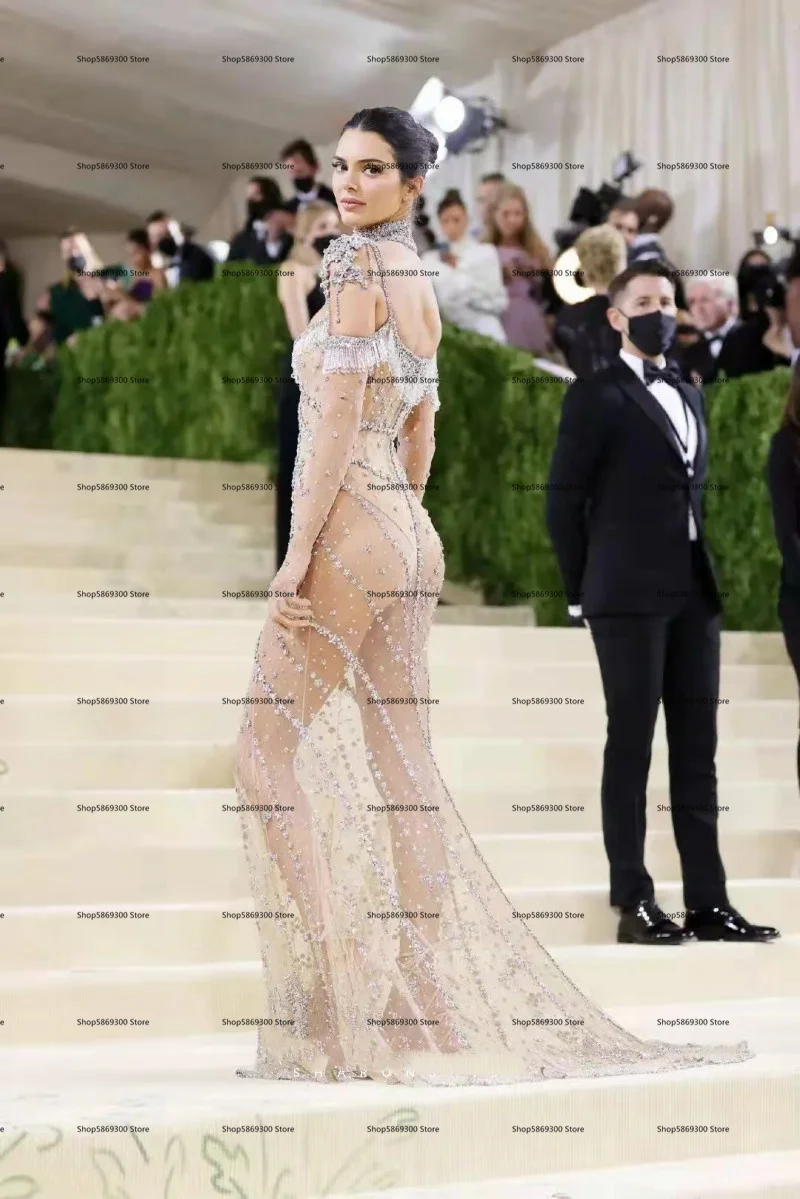Disrespectful perverts' called out for 'zooming in' on Kendall Jenner's transparent  dress | indy100