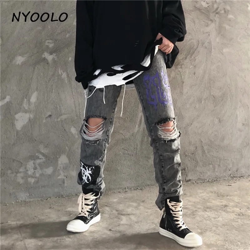 NYOOLO High Street винтажные джинсы с принтом граффити и потертыми дырками осенние тонкие длинные джинсовые мотоциклетные брюки в стиле хип-хоп для женщин и мужчин - Цвет: Серый