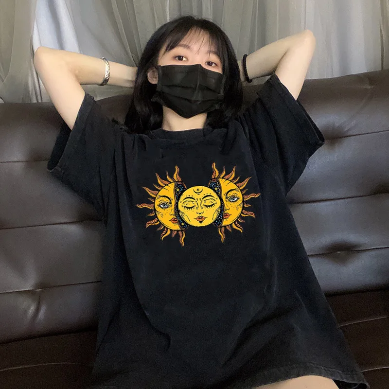 New Harajuku Women's Solar Eclipse Sun And Moon T-Shirt Vintage Fashion Aesthetic Grunge Tee Hipsters Gothic Clothing