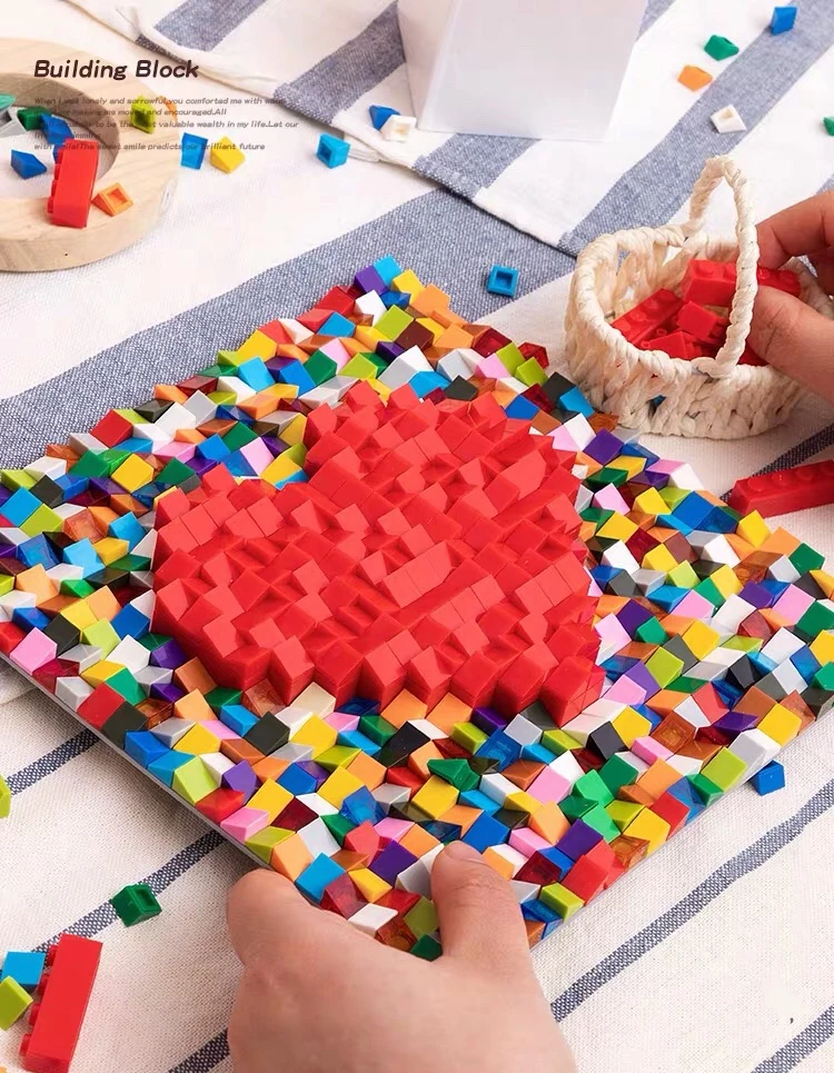 Любовные строительные блоки собранные в виде персика форме сердца Пиксельная