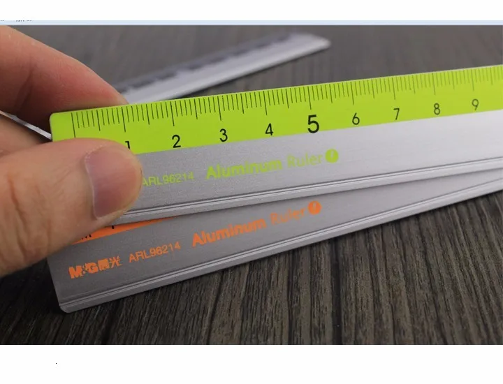 линейка для идеальной разметки бровей henna expert. - линейка 25см neon cristal ассорти (100шт в упаковке) стамм лн220. Neon cristal цвет ассорти лн-32. линейка пластмассовая прозрачная. хорошая линейка.