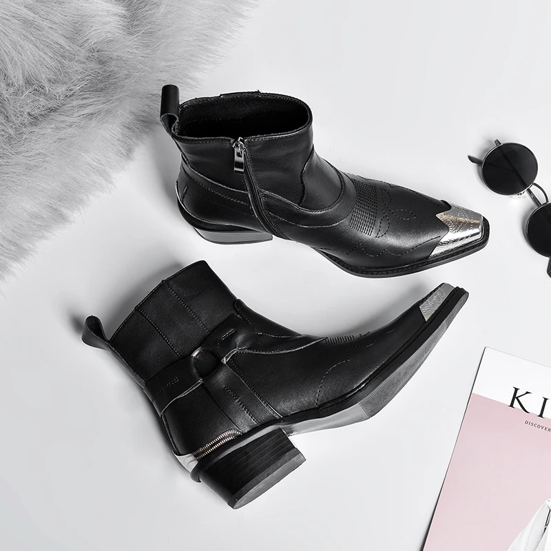 Buono Scarpe/женские ботильоны с металлическим носком в стиле панк; черные короткие ботинки в западном стиле; botas Mujer; кожаные ботинки с ремешком и вышивкой; ботинки в байкерском стиле