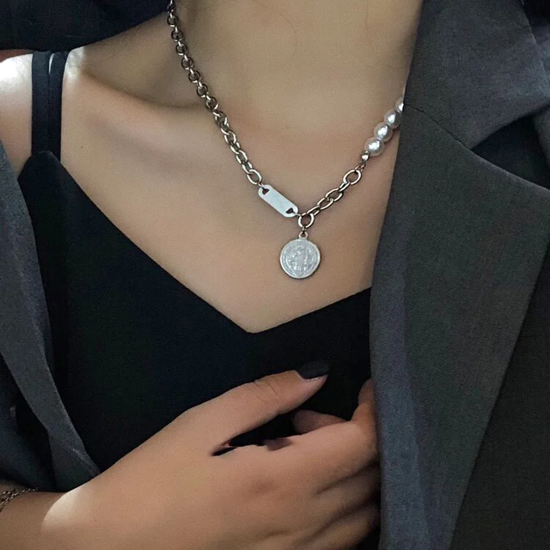 

Punk Gothic Style Chunky Chain Necklace with Pearl chains Choker Religious Round Charm Necklace