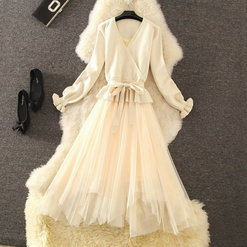 Женский вязаный свитер с v образным вырезом и длинными рукавами оборками на осень