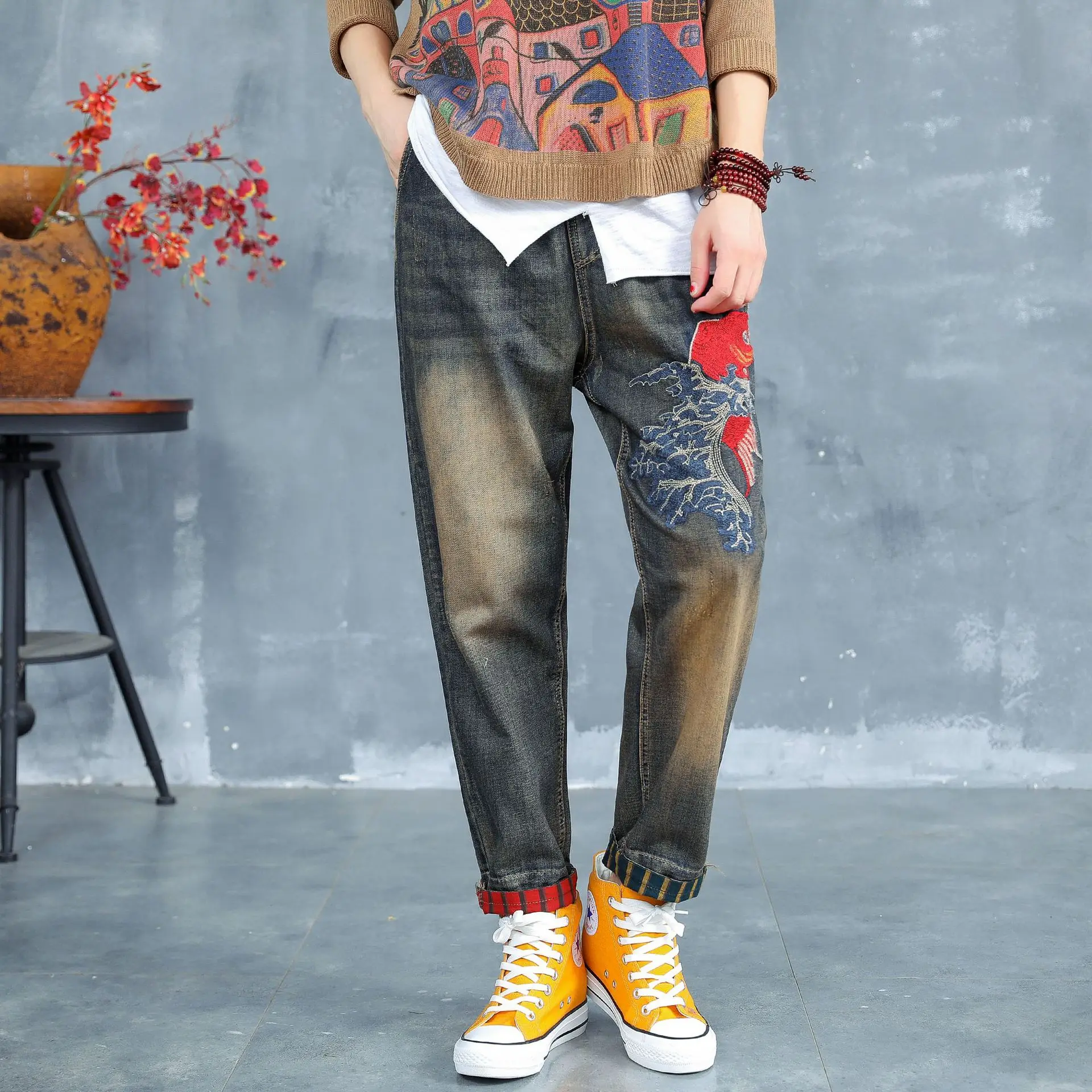 

QPFJQD Women Vintage Fish Embroidered Trousers Loose Elastic Waist Female Cotton Harem Jeans Full Length Leisure Denim Pants