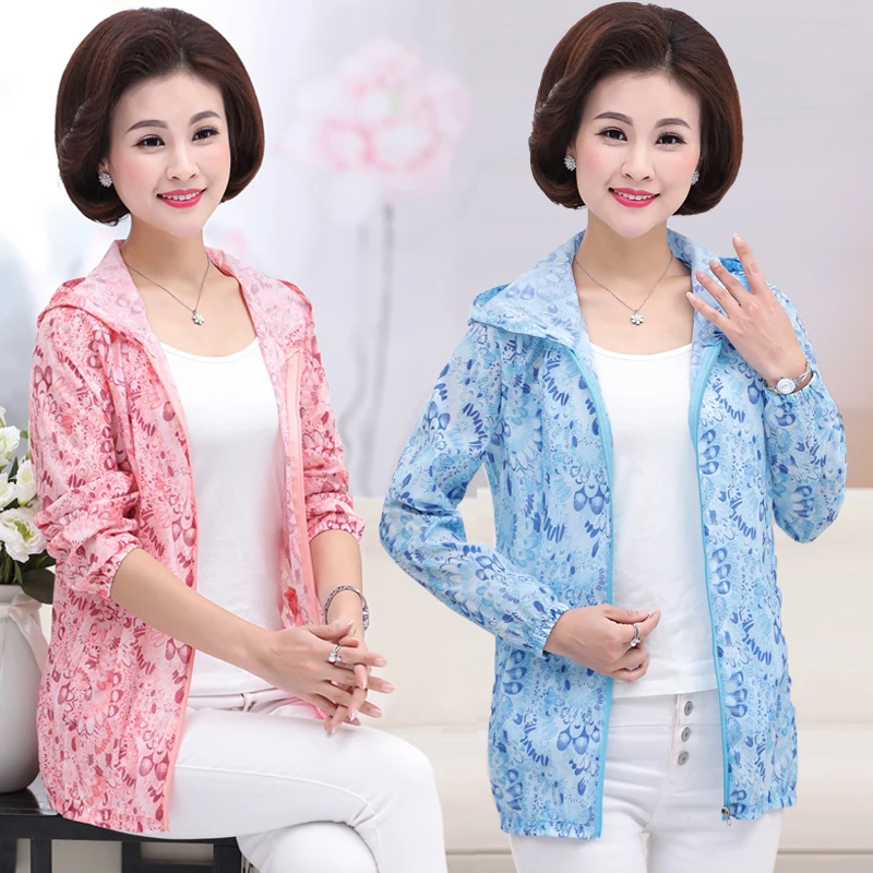 

2019 Spring Middle Aged Women Jacket Fashion Hooded Print Sun Protection Clothing Female Loose Coat Zipper Windbreaker Tops 1117
