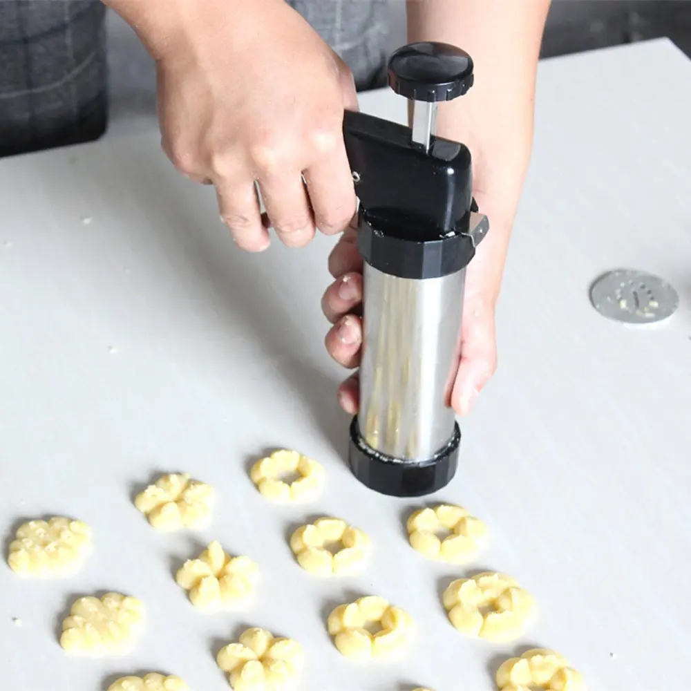 

Hand press biscuit machine DIY baking tool multi-function stainless steel squirt gun cake flower gun set cake tool