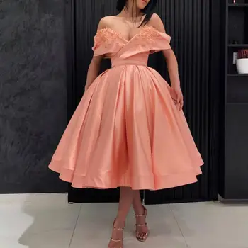 

Elegant Evening Dresses Short A-line 2020 Beaded Appliques Arabic Style Off The Shoulder Satin Formal Ruffled Dresses
