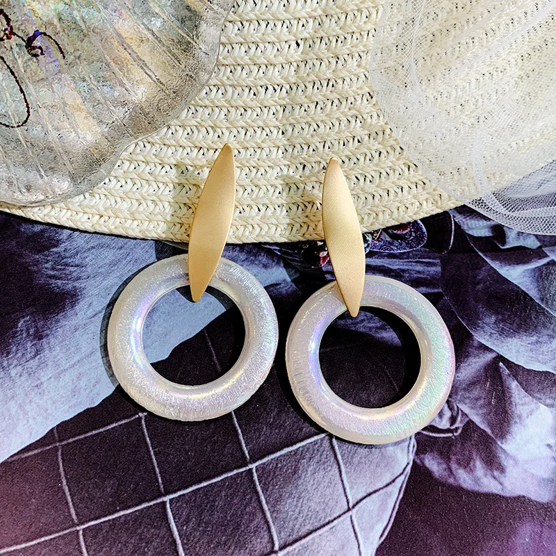 

S925 Silver Needle Geometry Shell Earrings Female European and American Fashion Earrings Red Earrings Earrings