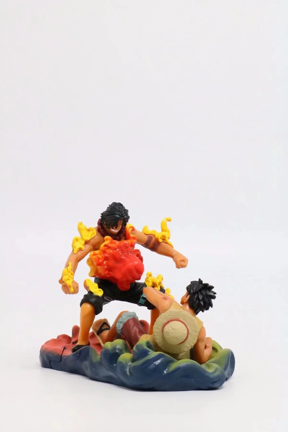 Аниме периферийная одна штука/навигация Ace Death Luffy Ace красная собака сцена в штучной упаковке гаражный комплект