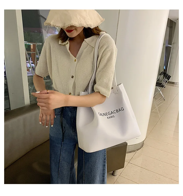 

Foreign women 2019 new Korean version of Joker fashion shoulder bag texture portable slung bucket bag sac main femme