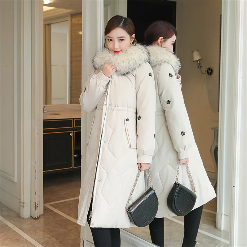 Женская зимняя куртка с вышивкой пчелы повседневная элегантная облегающая