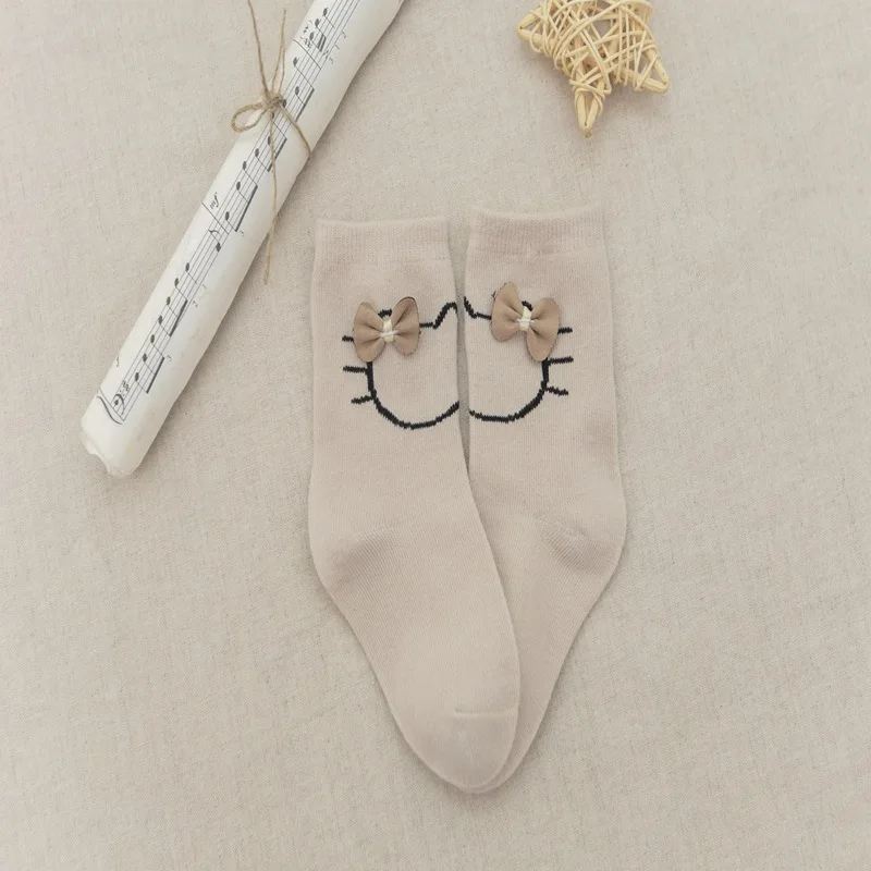 Хлопковые носки для маленьких девочек одноцветные носки средней длины с рисунком, Kaos Kaki Anak Chaussette Enfant Garcon Meia Menino, детские носки, 1 шт - Цвет: beige