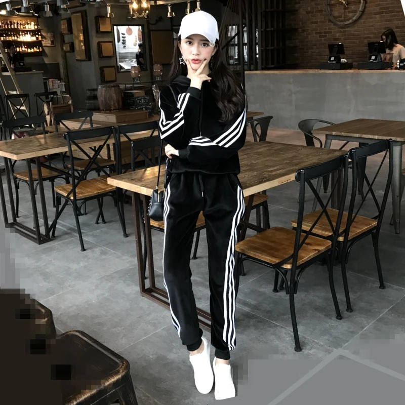 

The new spring and autumn gold velvet leisure sport suit women's long sleeve two-piece tide