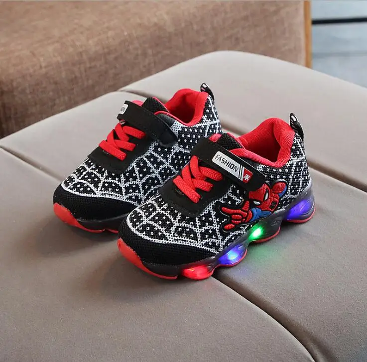 mesh black Детский светодиодный обувь из искусственной кожи мальчики девочки светящиеся сникерсы на мягкой подошве дикие дети детская спортивная обувь с подсветкой Размер 21-30 - Цвет: mesh black