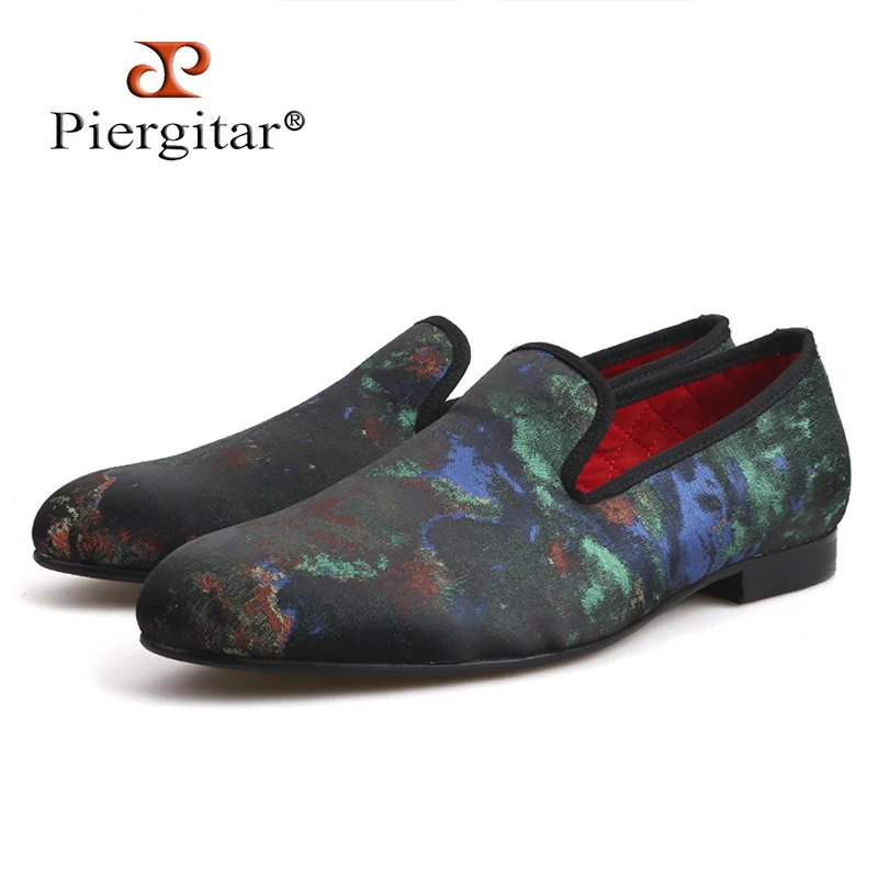 

Piergitar New Mix Colors Graffiti Silk Men Causal Shoes Party And Banquet Male Loafers Handmade Smoking Slippers Plus Size