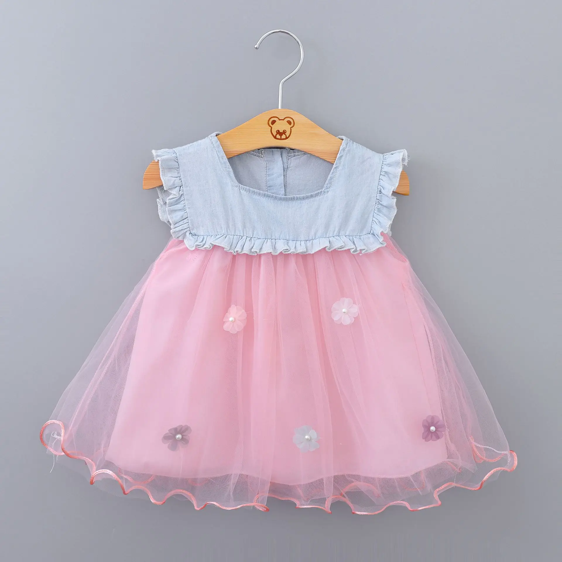 Джинсовое платье для малышей; Летние сетчатые платья принцессы для новорожденных; Повседневная Милая одежда для маленьких девочек с цветочным узором и жемчугом; Новогодняя одежда для младенцев