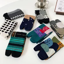 

2021 New Fashion Two Toe Socks Ab Style Japanese Clogs Socks Creative Dots Striped Leaves Cotton Middle Tube Socks For Men Women