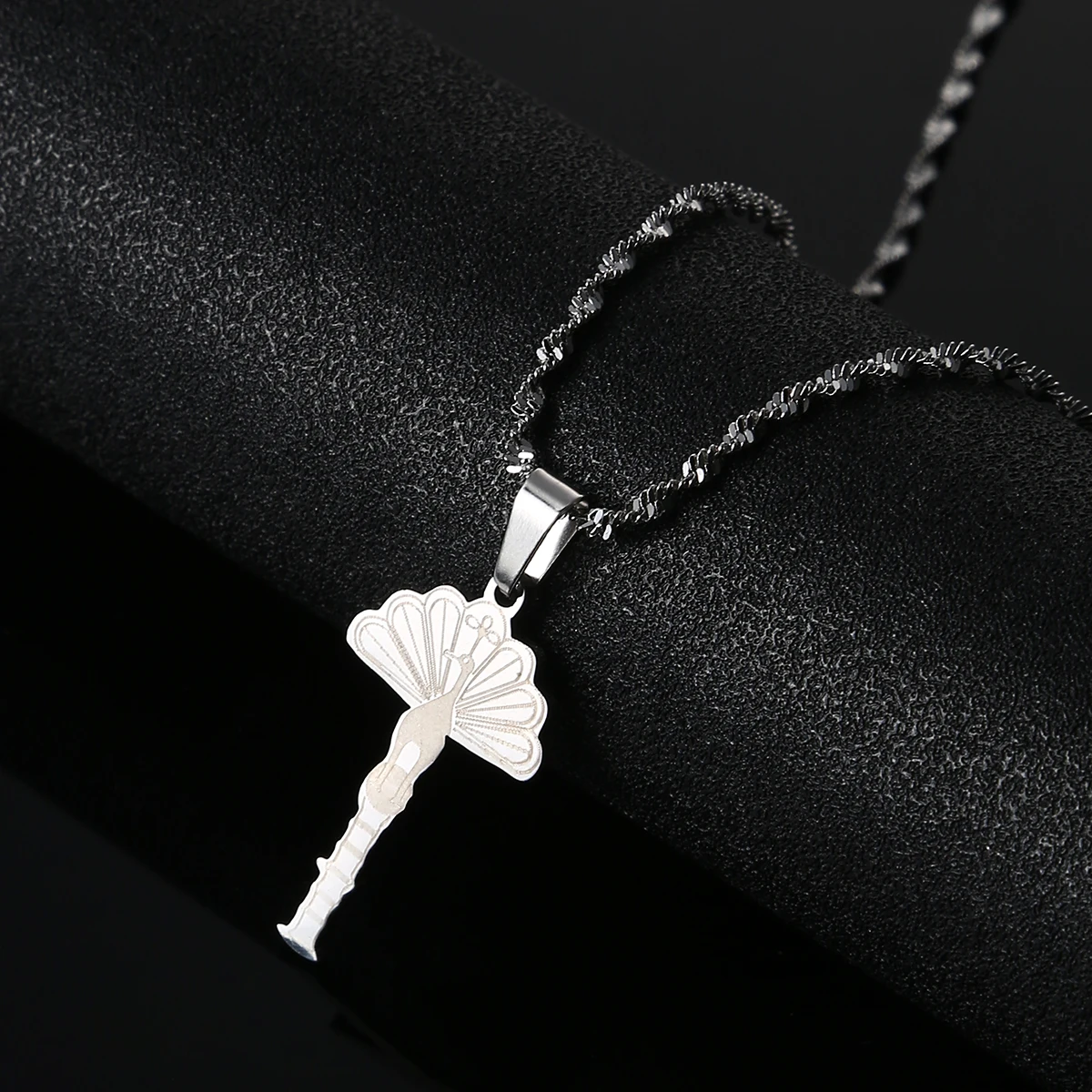 Yezidi Lalish Pendant Necklaces the Holiest Temple of the Yazidis Peacock Animal Jewelry for Women 5