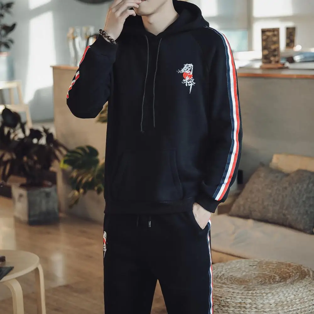 

Hoodies Sweatshirt Men Set Hoodie Tracksuit Sweatshirts Sweatpants T shirts Sets Embroidery Hooded Sweatpants 2 Pieces