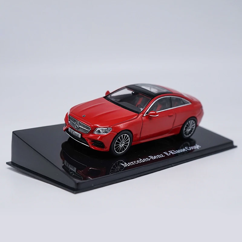 Red Оригинальная коробка 1:43 E300 сплавочная модель автомобиля статические металлические модели автомобилей для Коллекционные вещи подарок - Цвет: Red