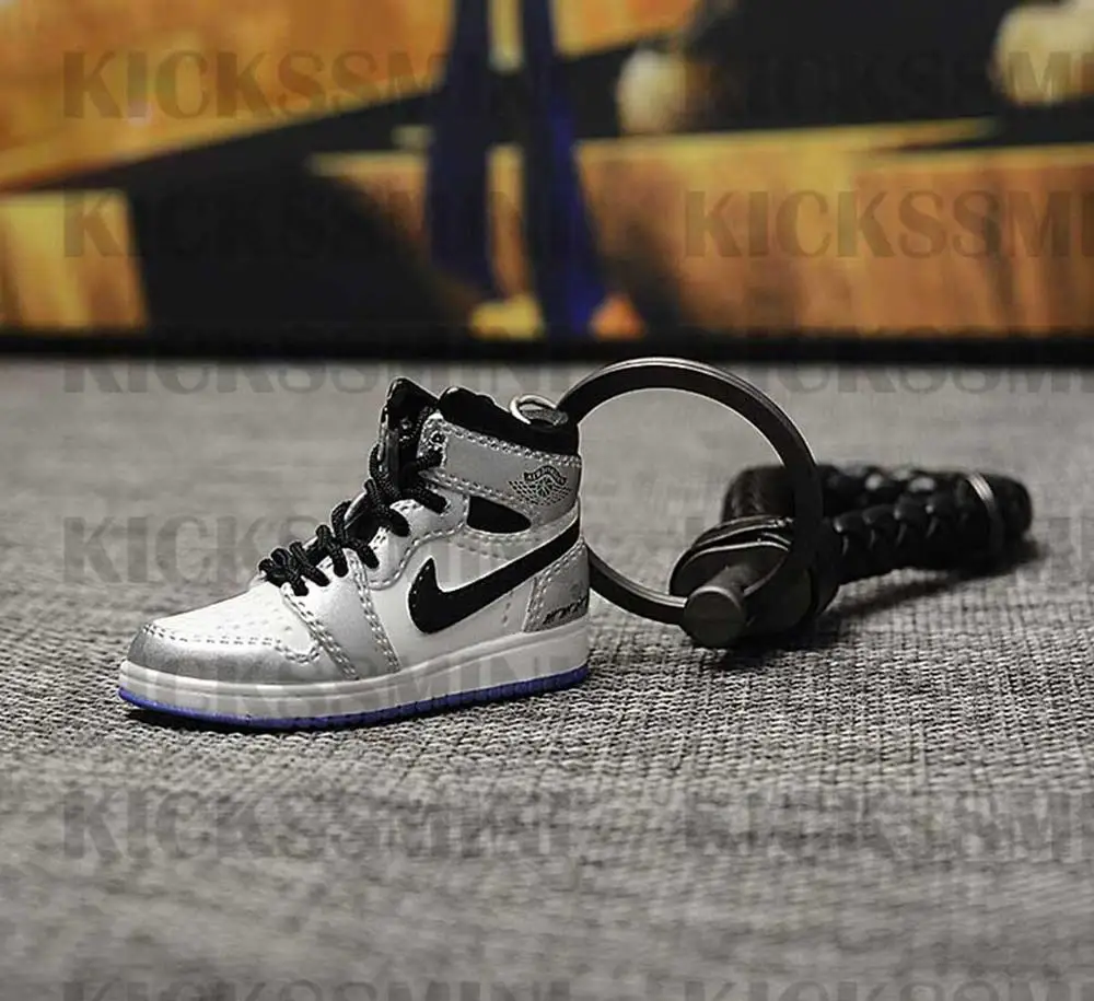 

Personality DIY Air Jordan 1 “Leonad” 3D Sneaker Model Keychain Bag Box Pendant Couple doll accessory