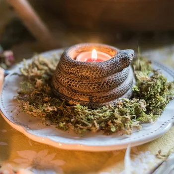 

Coiled Snake Candle Holder Retro Candlestick Decoration Creative Home Decor Simulation Snake Candle Cup Concrete Candlesticks