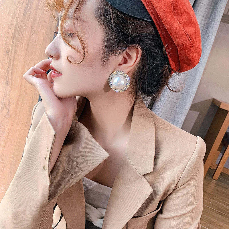 Ear Clip Earrings Fashion Big Clip on Earrings For Women Bijoux Exquisite Pearl Crystal Non Pierced Ear Clips Statement Earrings Jewelry Gifts