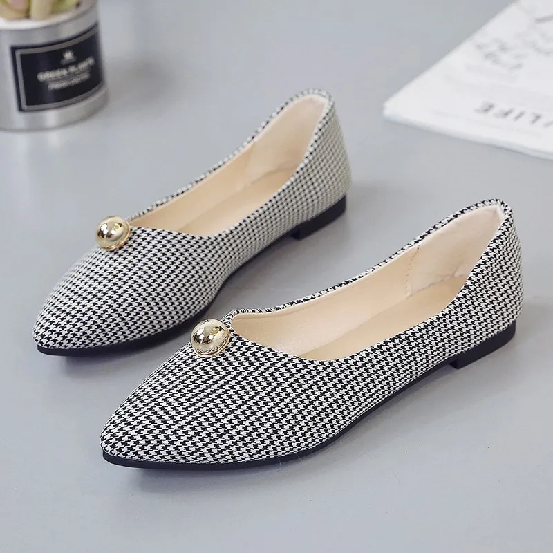 

New Pointed Toe Women Shoes Woman Flats Ballet Flats Slip on Shallow Soft Bottom Crystal Shoes Ladies Flats Female Casual Shoes