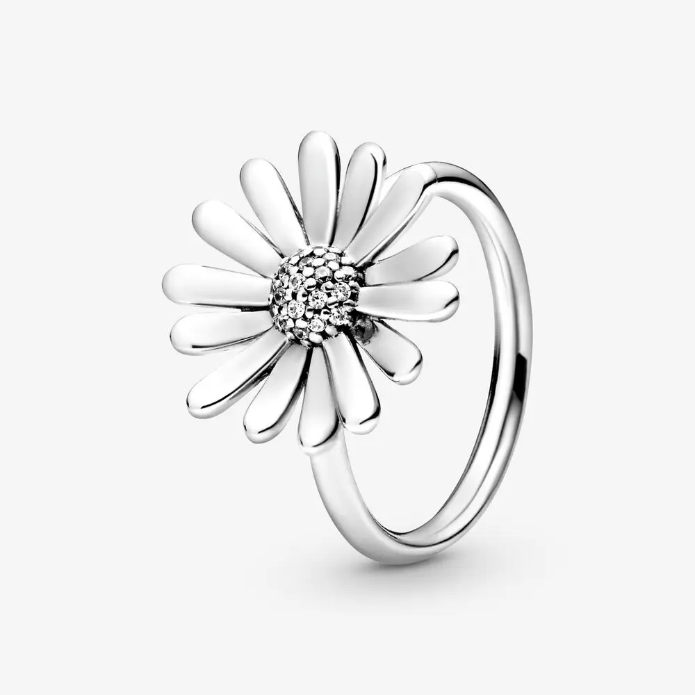 198817C01_RGB Pavé Daisy Flower Statement Ring