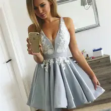 Шикарный серый атлас Короткие платья для выпускного Sheer v-образным вырезом молния сзади Кружева Аппликации платье с реалистичным рисунком vestido