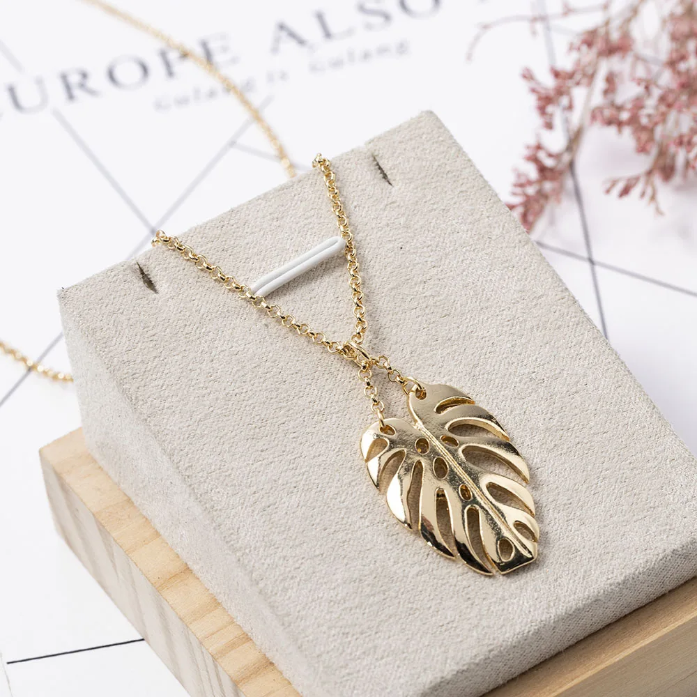 

Simple Classic Pendant Necklace Feather Necklace Long Sweater Chain Statement Jewelry Choker Necklace for Women Leaf