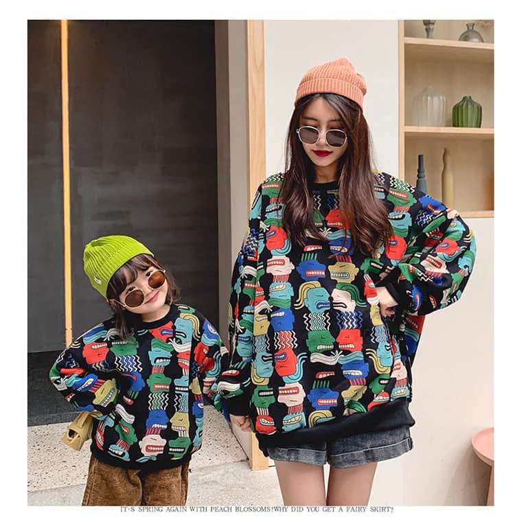 

2020 new fried street parent-child wear mother women's and women's sweater coat autumn and winter wear printing plus velvet thic
