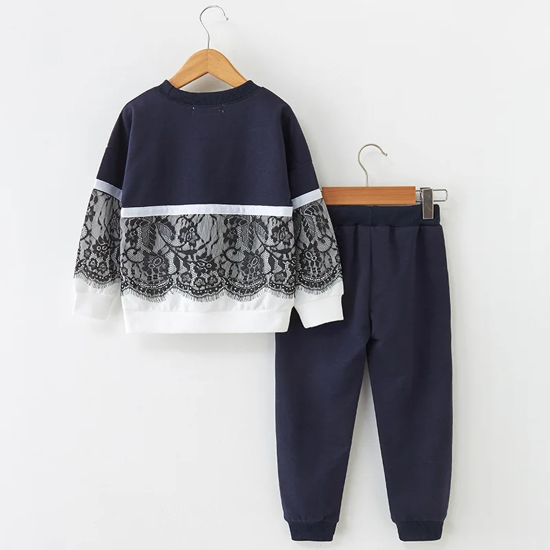 11377481303_1995614336