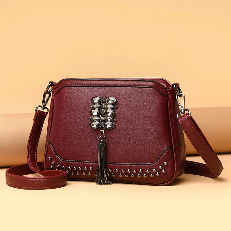 

Black Rivet Messenger Bag for Women Casual Tote Hand Bag Vintage Female PU Leather Tassel Shoulder Crossbody Bags Bolsa Feminina