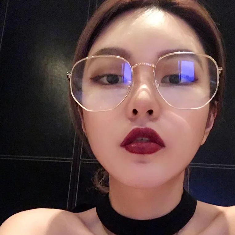 

Net red eyes female Korean version flat mirror flat mirror anti-blue light radiation glasses mobile phone eyes male