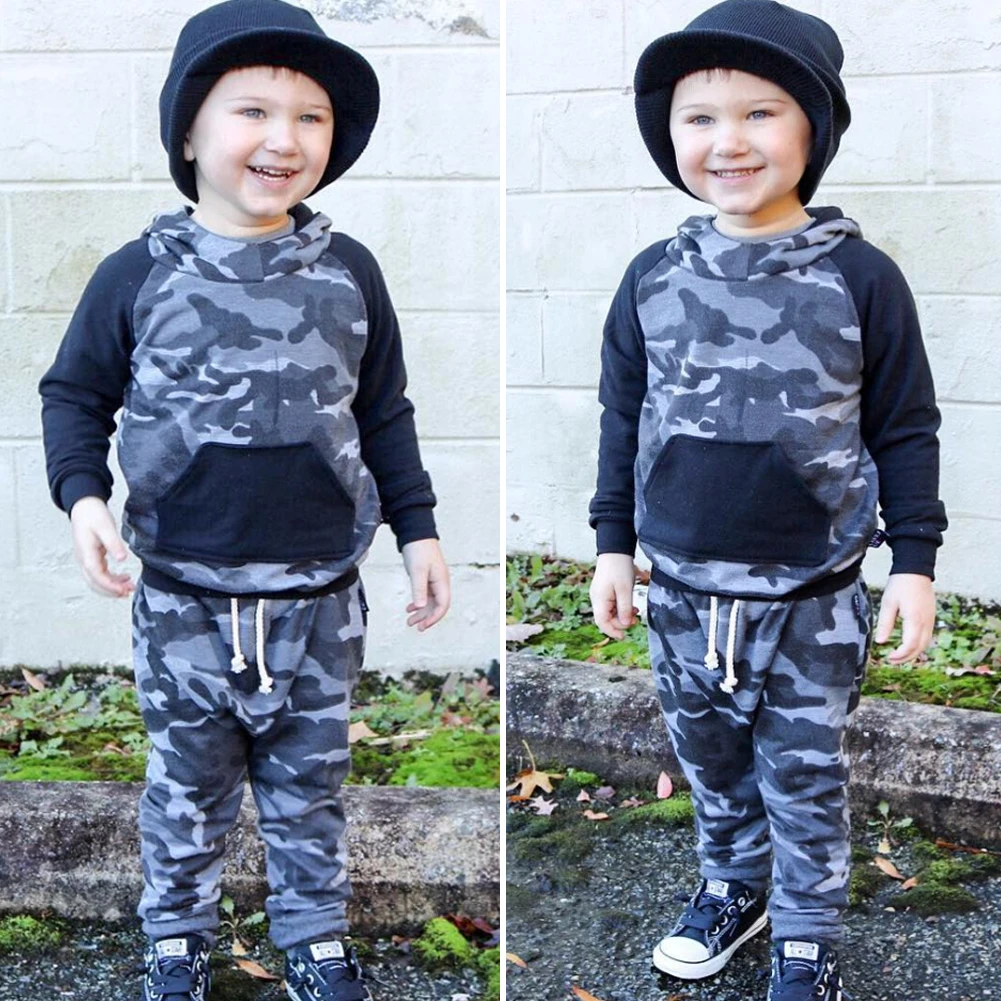 Одежда для маленьких мальчиков г. Осенняя одежда для маленьких мальчиков камуфляжные топы с капюшоном+ штаны комплект одежды из 2 предметов