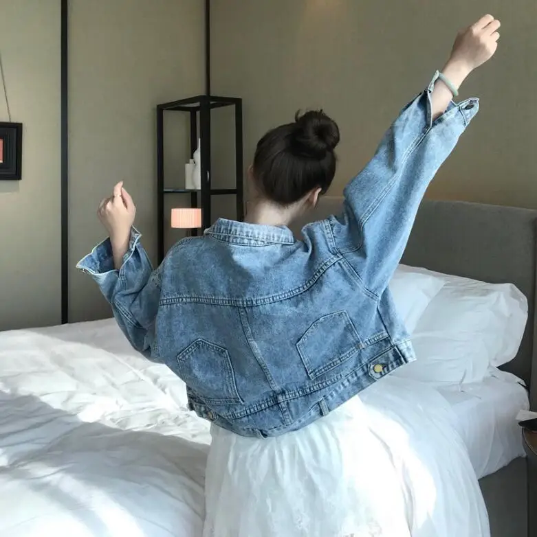 

Figure Photo 2019 Korean-style New Style Back Pocket Versatile Loose-Fit Slimming Bat Sleeve Tops Jeans Coat Women's