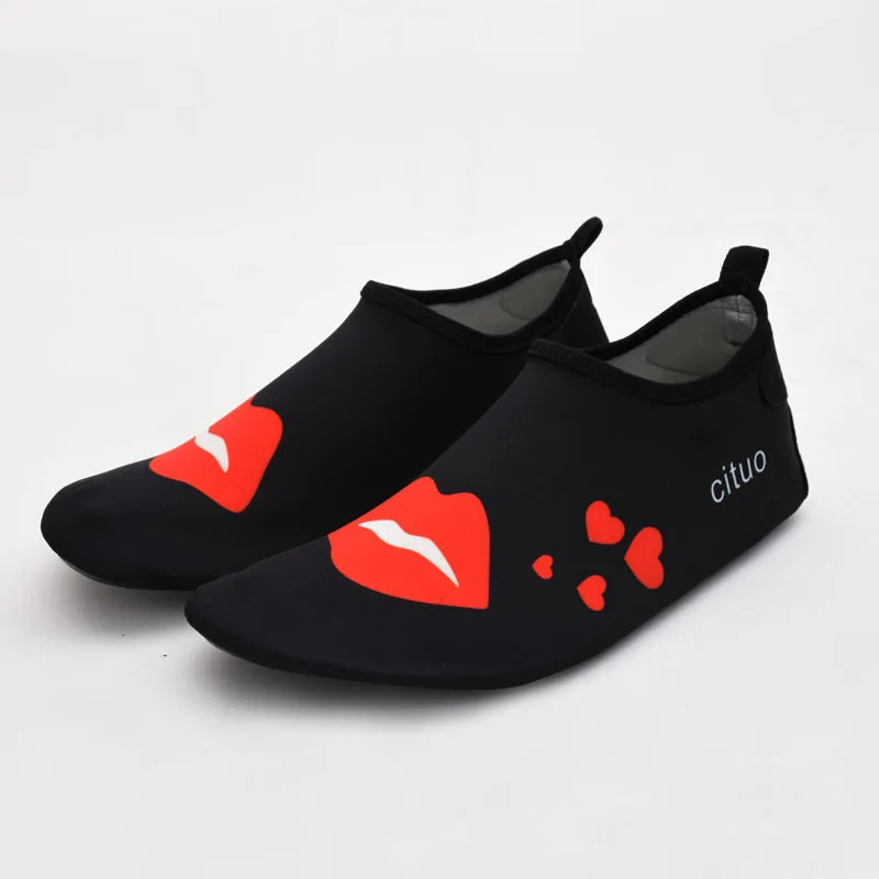 

CI Extension Portable Beach Upstream Snorkeling Diving Anti-slip Swimming Treadmill Shoes Red Foot Patch Skin Soft-Sole Shoes Li
