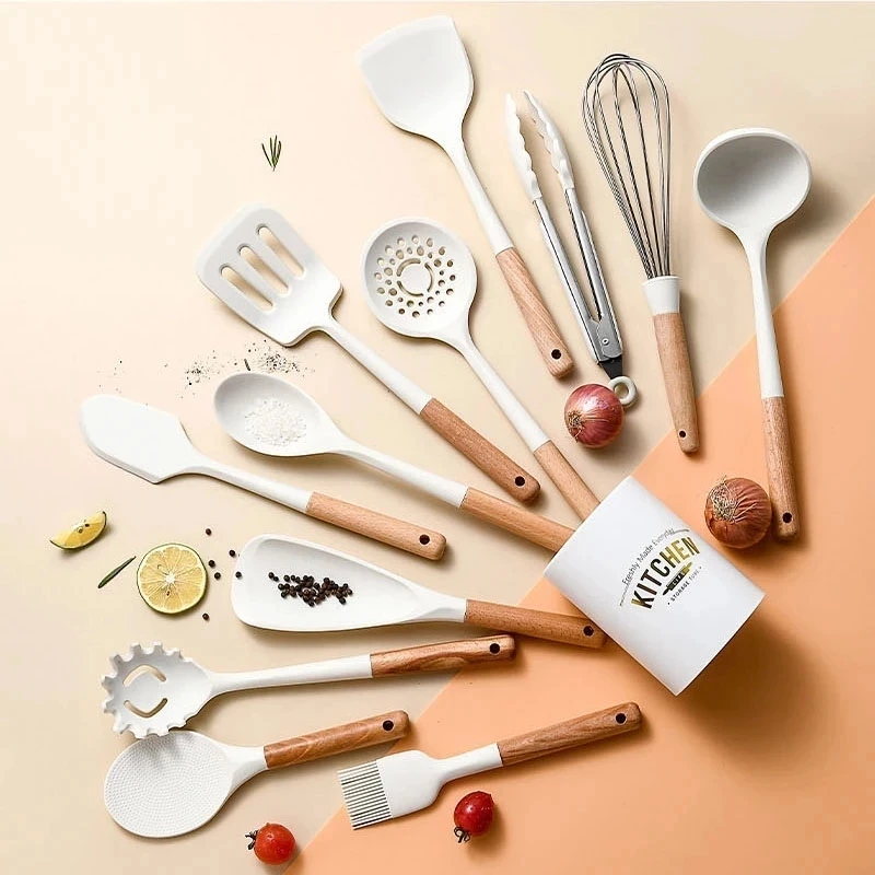 1PCS White Silicone Kitchenware Extended Head Spatula Kitchen Tool Modern Minimalist Solid Wood Handle Cooking Baking Tool