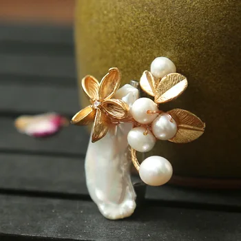 

Pearl Brooches New Fashion Exquisite Baroque Pearl Brooch Women Gift Fine Jewelry Handmade Pearl Broach