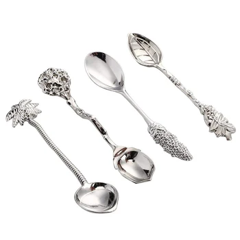 

MR 4Pcs/Set Mini Vintage Royal Style Tea Coffee Spoon Ice Cream Small Decoration Spoons Zine Stirring and Diping Mini Flatware