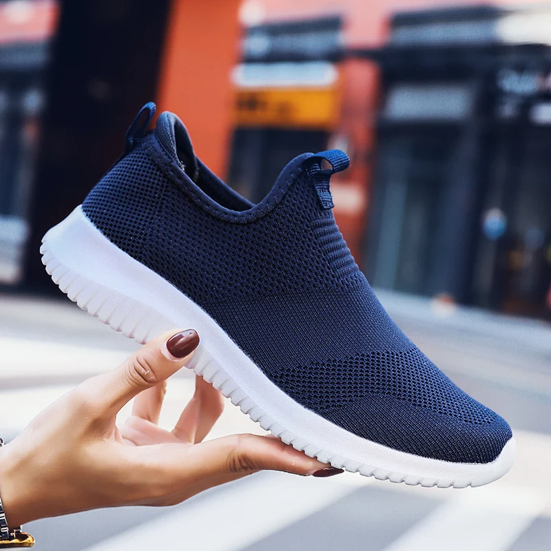

sneakers unisex slip-on running shoes, breathable mesh leisure shoes Solid color couple sport shoes